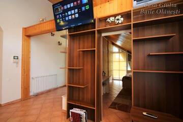 Фото номера Апартаменты с видом на горы Гостевой дом Casa Giulia г. Бэи­ле-Олэ­неш­ти 36