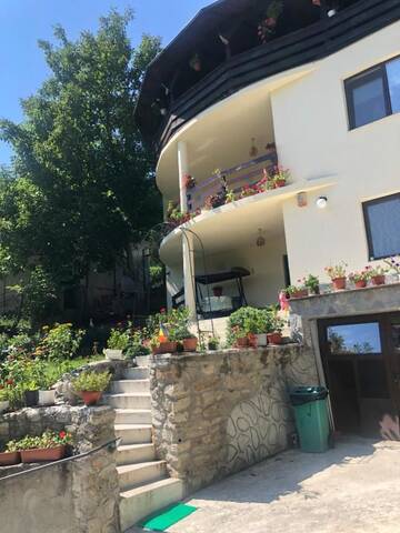 Фото Проживание в семье CASA RELY г. Бэи­ле-Олэ­неш­ти 5