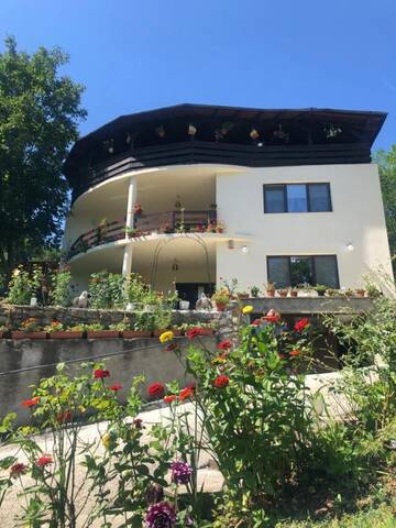Фото Проживание в семье CASA RELY г. Бэи­ле-Олэ­неш­ти 1