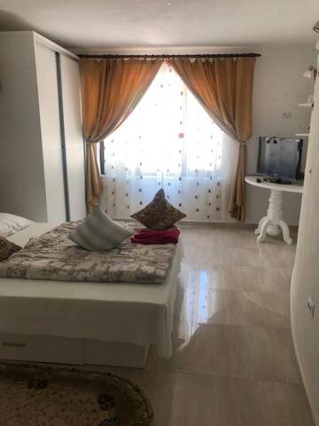 Фото Проживание в семье CASA RELY г. Бэи­ле-Олэ­неш­ти 2